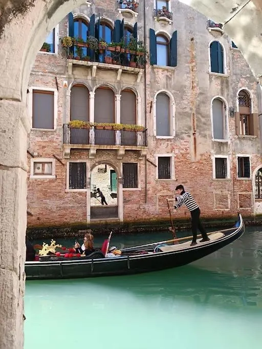 Ca' Amaltea Canal View Veneza